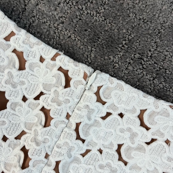 Michael Kors White Lace Floral Hemp Romper - Picture 7 of 7